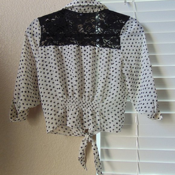 Pin-Up Style White/Black Polka Dot Blouse Size Small Front Tie Rockabilly - Picture 3 of 10